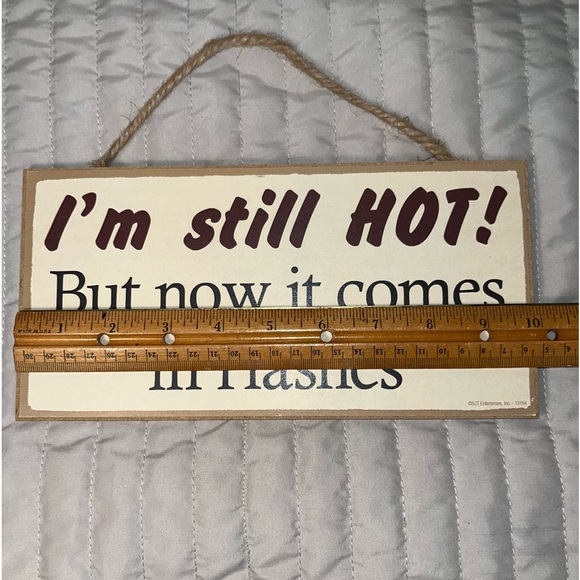 Women’s hot flashes menopause sign “I’m still HOT But now it comes in flashes” - Picture 5 of 6